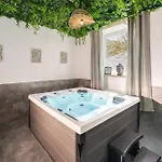 Rheinsteig Sauna-whirlpool-kino